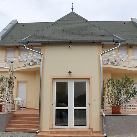 Erkel Panorama Apartman *